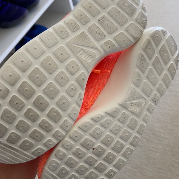 Nike’s - Picture 6 of 6